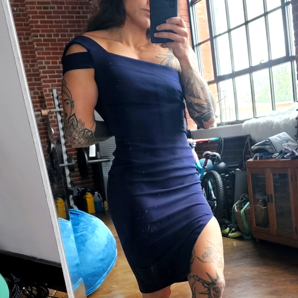 Body con, one shoulder mini dress